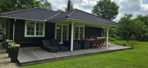 Cozy Cottage Just 300 M From Høve Beach