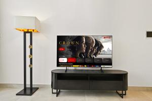 New, Bright & Cozy 1BD at Paragon by IGO, Dubai