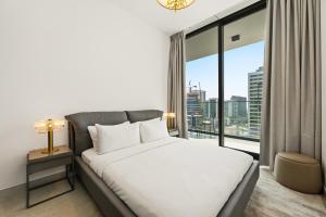 New, Bright & Cozy 1BD at Paragon by IGO, Dubai