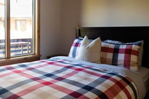 Creekside 2-Bedroom Condo