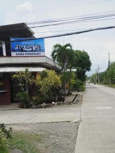 Homestay rooms or house for rent in a 3-bedroom subdivision house