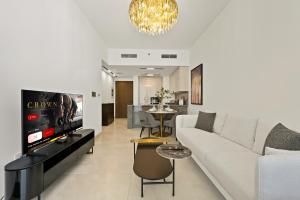 New, Bright & Cozy 1BD at Paragon by IGO, Dubai