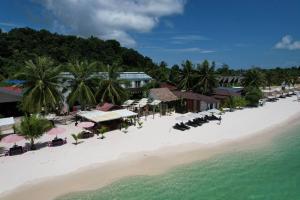 WHITE SAND ARK RESORT