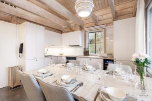 Villa Bear Den by Hilla Villas