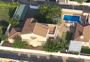 Villa Loli, Chalet con piscina, cerca de la playa y la ciudad