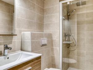 Duplex 4 pièces, 3 chambres, 6 personnes, proche centre, parking, wifi - FR-1-663-52