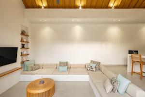 Villa Arkara Seminyak - Just 10 Minutes Walk to The Beach