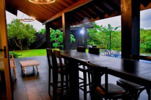 Elite Black Villa