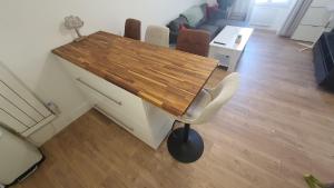 T2 47m2 Cosy & spacieux - proche Gare - Lit Queen Size et NETFLIX - Parking gratuit