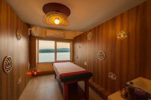 The Neeraj Ganga Rajmahal Wellness With Ganga View