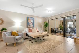Azure at The Edge, luxury 2Br, Cairns City, Esplanade, Coffee Machine, 2 pools, 5mins to airport