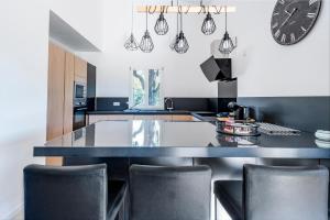 Plan de la Tour M2 - Villa 6 pers climatisée, 3 ch, piscine privée chauffée, calme & verdure