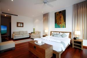 Grand Kamala Falls Private Pool Penthouse