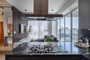 ®{LUX~City~Skyline} @DowntownSD PrivéJaccuziGym