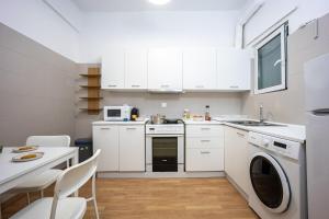 Modern City Retreat in Kallithea