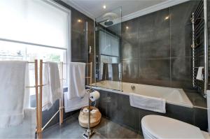 Exquisite 2 bedroom flat in Notting Hill