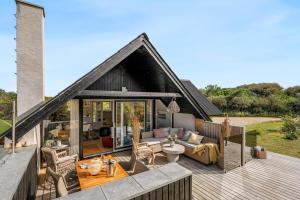 Charming Holiday Home With Large Terrace And Views Over The Golf Course Towards The Dunes