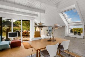 Charming Holiday Home With Large Terrace And Views Over The Golf Course Towards The Dunes
