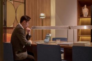 Express by M Village Nguyen The Loc - Modern Airport Stay