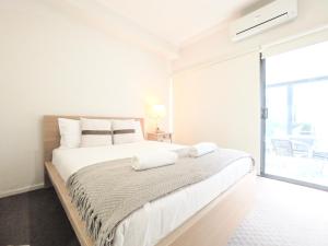 Mt Waverley Spacious 2BR2BA parking wifi balcony