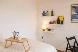 Bright studio near theaters and the Marais