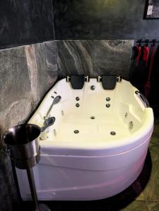 Amour Studio - Jacuzzi