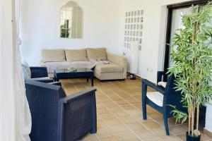 2 Bed Flat-Sleeps 4-Pets-Parking-Marina Duquesa
