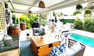 Tranquil Holiday Home with Pool & Garden 4 bedrooms