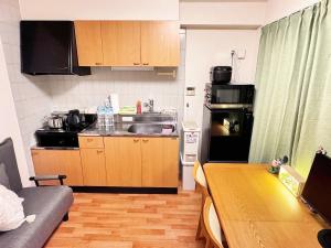 Motosakura 301, direct access to Narita and Haneda, 2 beds, 5 train lines, elevator, free bicycle rental, luxury double bed