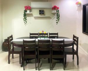 Spacious Modern 4BR Home with 24hr Security and Parking