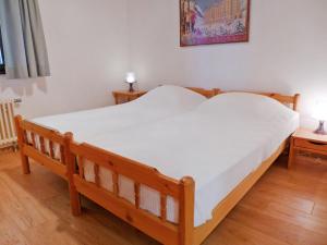 Apartment Les Arsets 01-203 by Interhome