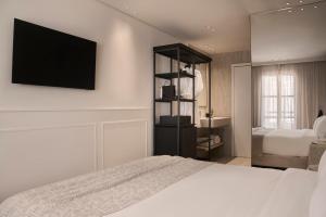 Doryssa Theorem Hotel