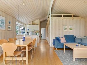 Holiday Home Ellinor - 190m from the sea by Interhome