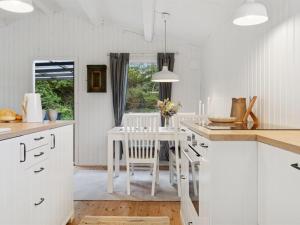 Holiday Home Baarde - 1-2km from the sea by Interhome