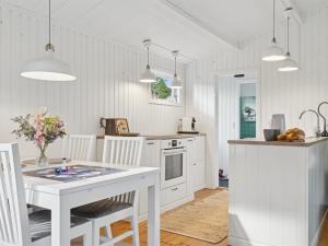 Holiday Home Baarde - 1-2km from the sea by Interhome