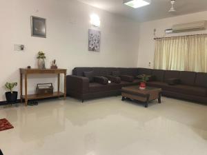 SHASHAS COZY MENAGE - An Independent Villa