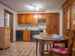 Apartment Le Tzanton by Interhome