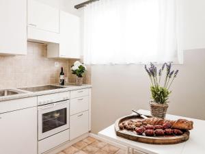 Apartment Junior Suite-7 by Interhome