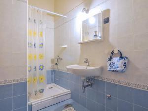 Apartment Forlani-2 by Interhome