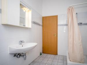 Apartment Hilde Red-4 by Interhome