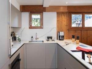 Apartment Val Fleuri 208 by Interhome