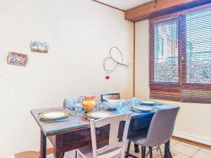 Apartment Au Bon Coin by Interhome