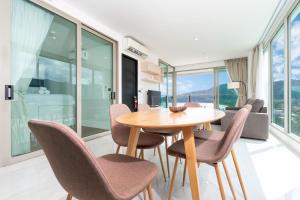 Elegant 2BR Oceanview Condo Oceana C73 - 5 min walk Kamala Beach
