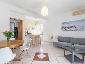 Apartment Villa 2 Pools-6 by Interhome