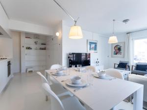 Apartment Blanc Rivage with garage by Interhome