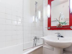 Apartment Les Olympiades-10 by Interhome