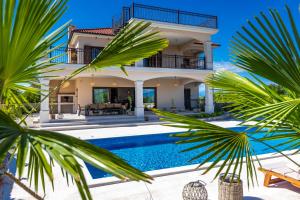 Luxury Villa GLABROVA with pool, jacuzzi and sauna 