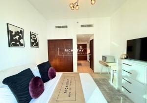 Boulevard Charm- Studio Hideaway