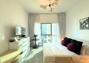 Boulevard Charm- Studio Hideaway