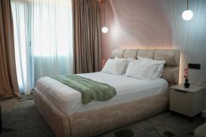 Hotel Poem - Roof Top Pool & Panoramic Sea View